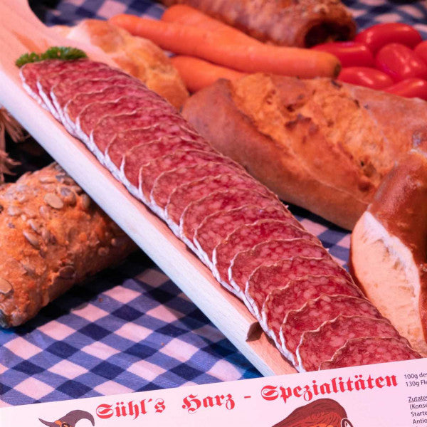 Sühl's Hexenknüppel auf Holzbrett